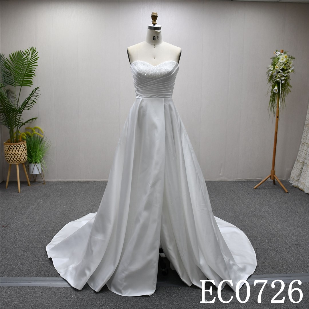 This Tulle A-line Sweetheart dress features a simple design with Beading