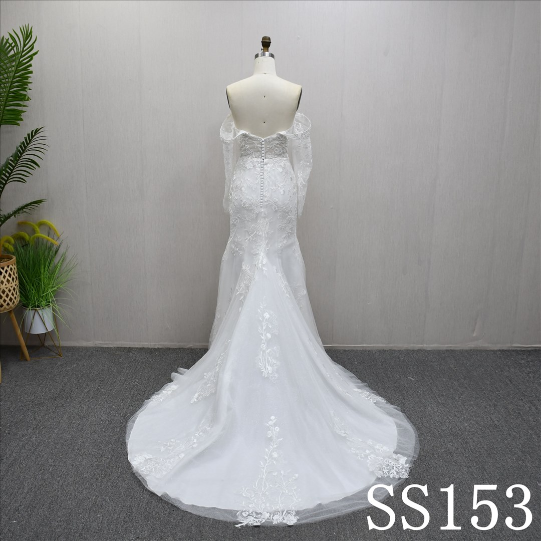 This Tulle Mermaid Sweetheart dress features a simple design with Lace Flower