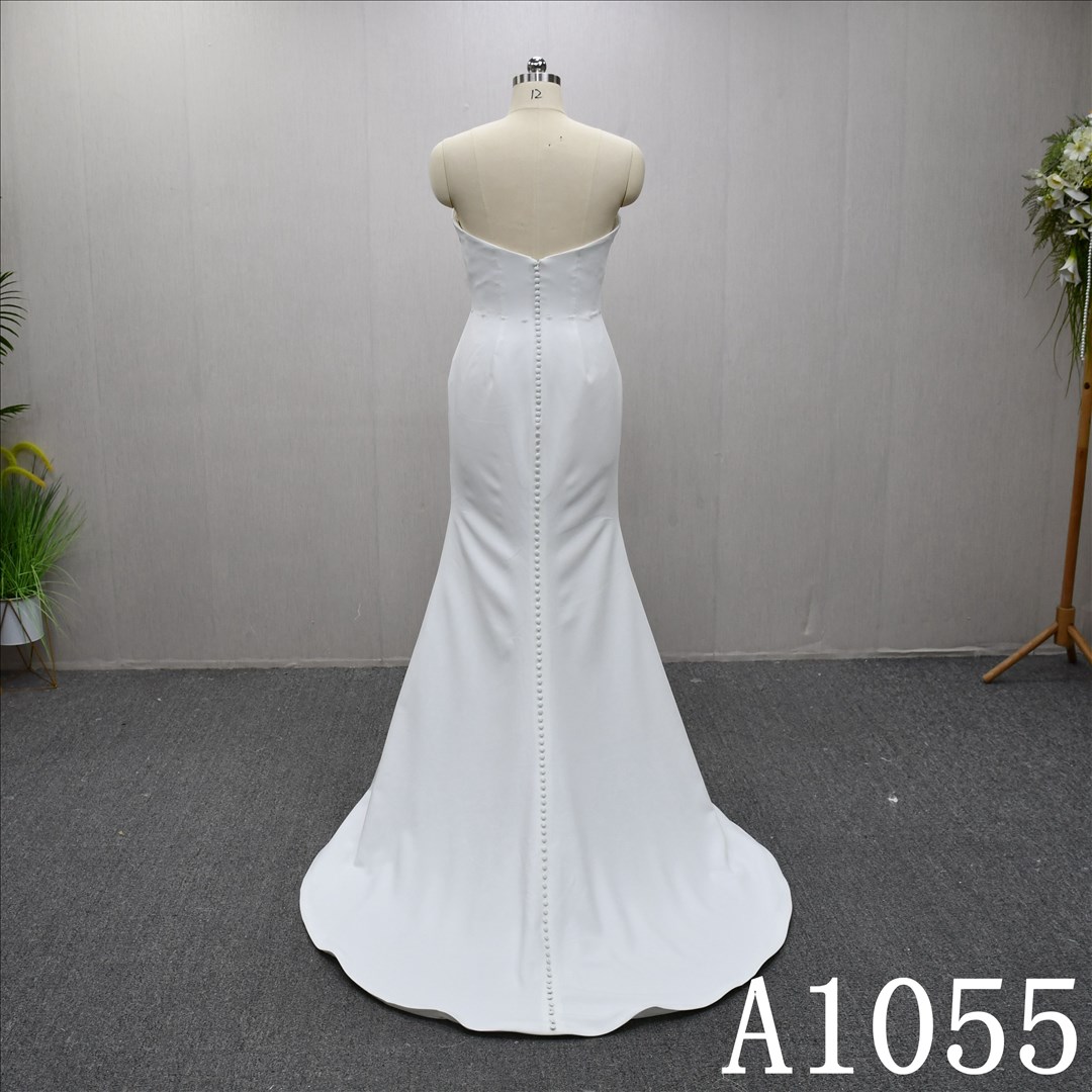 Mermaid  Sweetheart dress features a simple design With Beading Bow