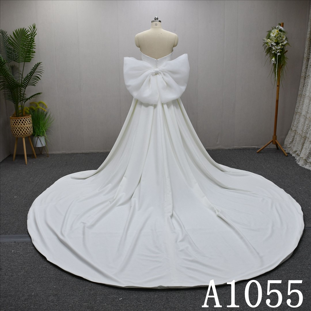 Mermaid  Sweetheart dress features a simple design With Beading Bow