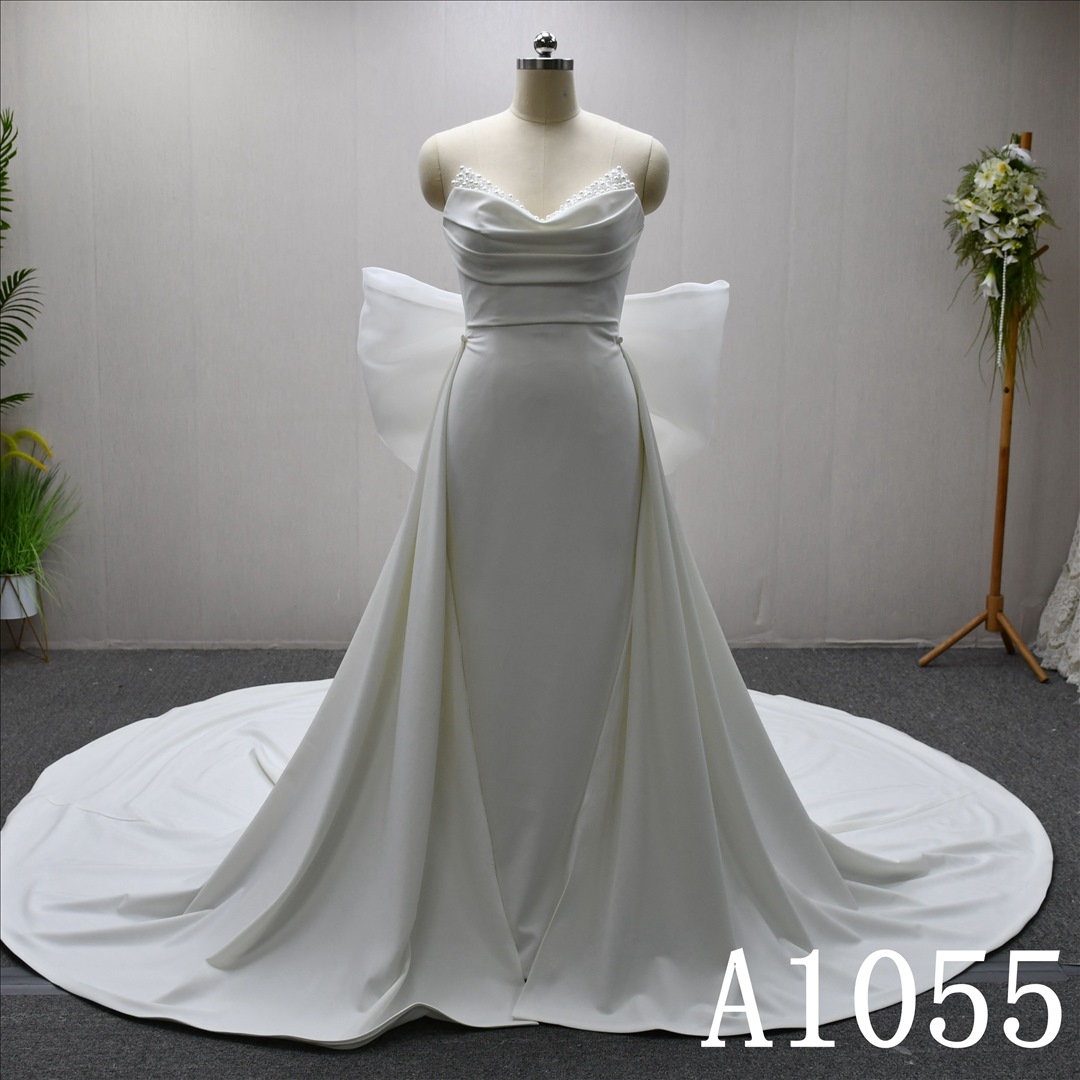 Mermaid  Sweetheart dress features a simple design With Beading Bow