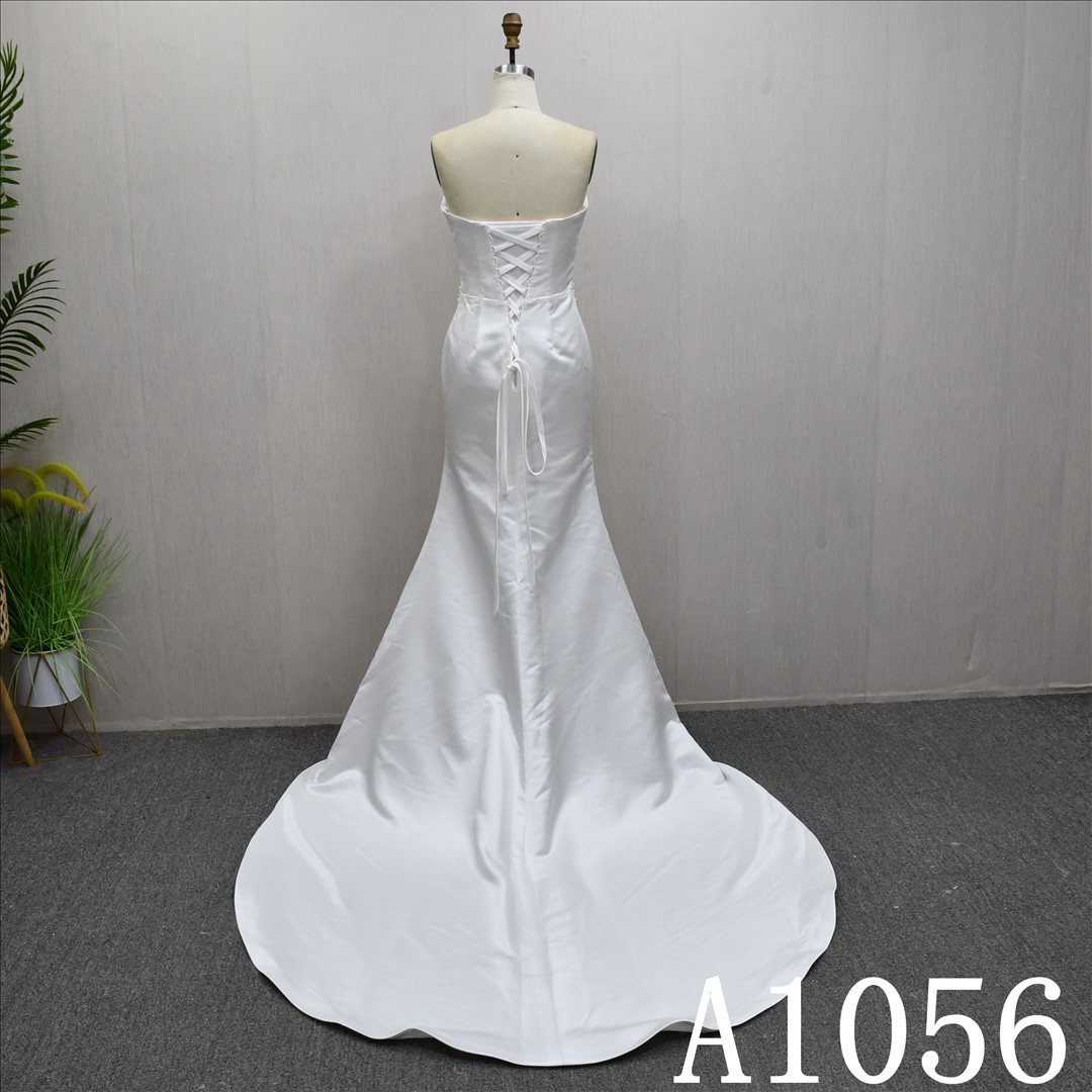 Mermaid  Sweetheart dress features a simple design With Beading Detachable