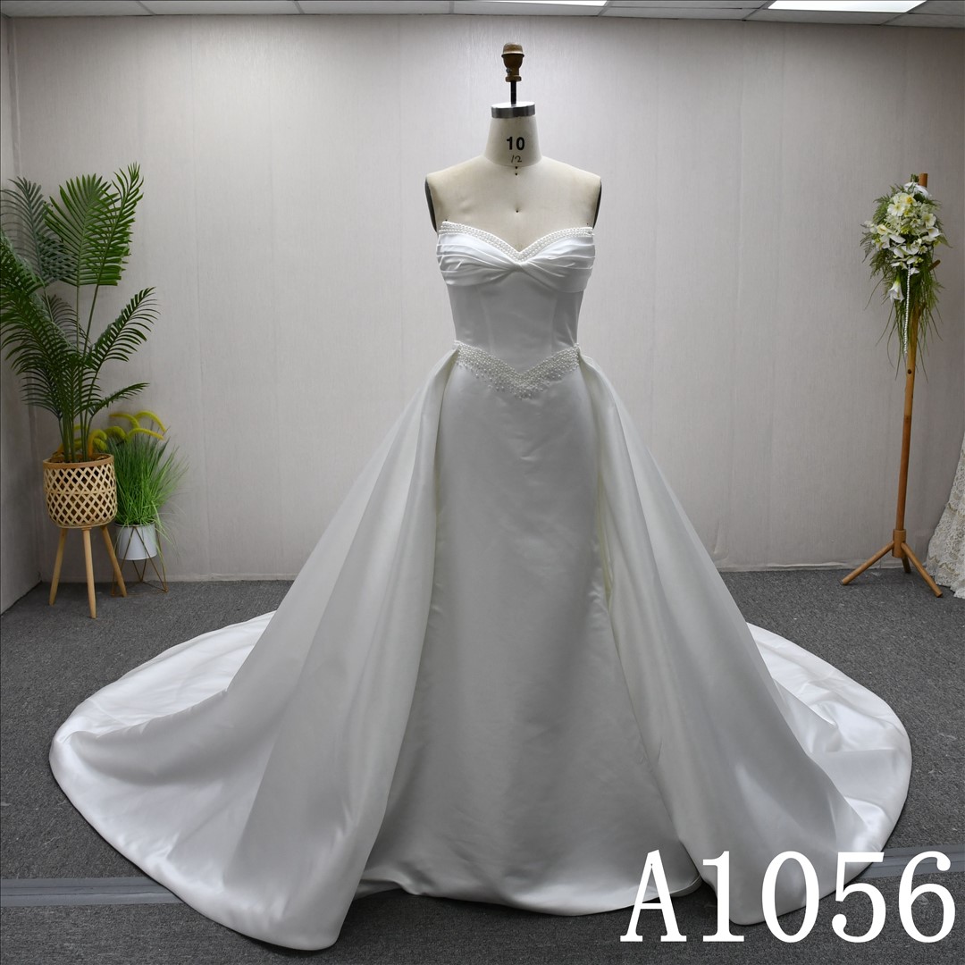 Mermaid  Sweetheart dress features a simple design With Beading Detachable