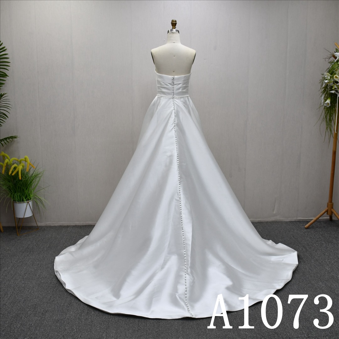 Mermaid  Sweetheart dress features a simple design With Beading Detachable