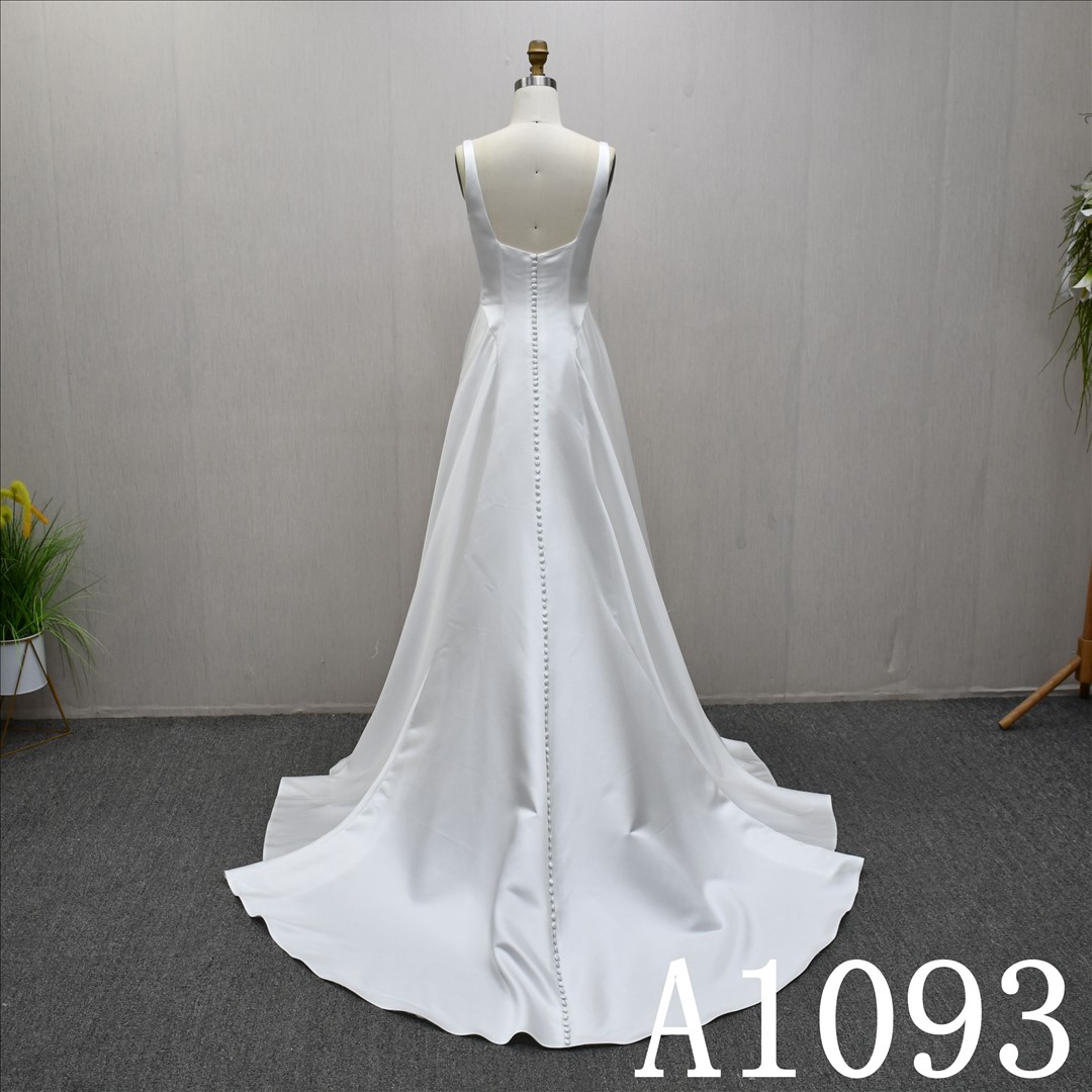 A-Line Sweetheart dress features a simple design With Sleeveless