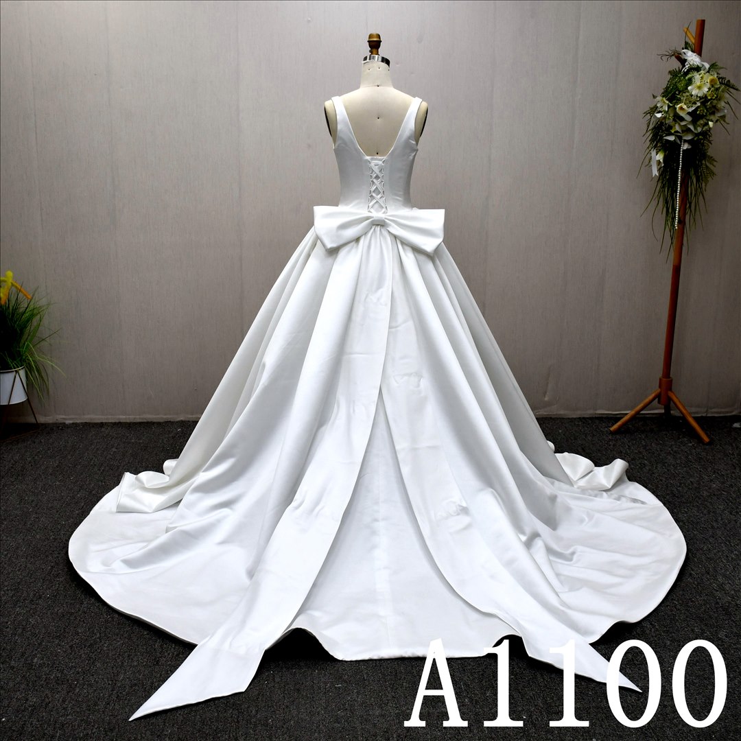 Guangzhou Factory Ball Gown  Sweetheart dress features a simple design With Bow