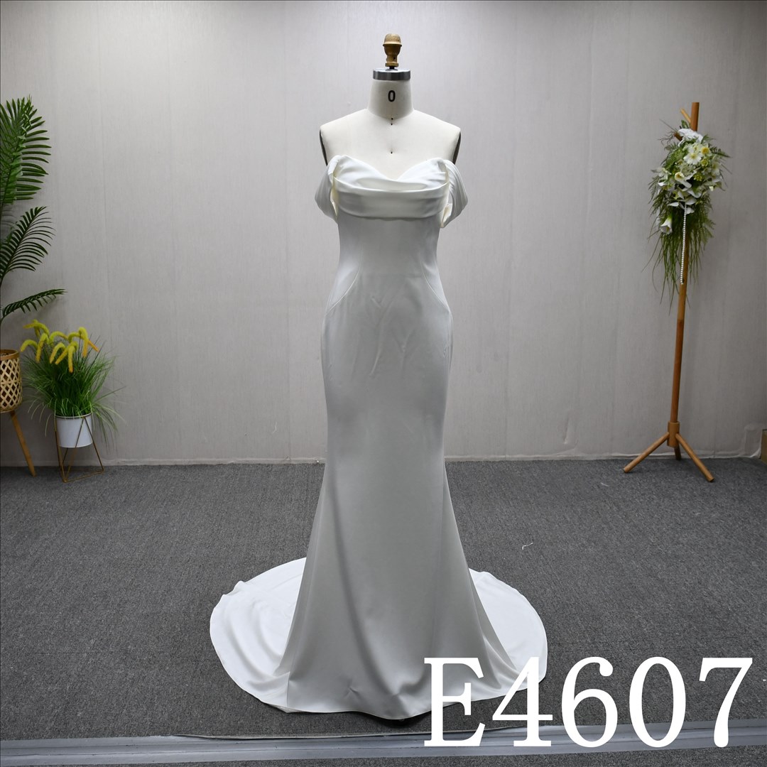Bridal Dress Factory Stock Mermaid Sweetheart Simple dress features With  Lace Flower