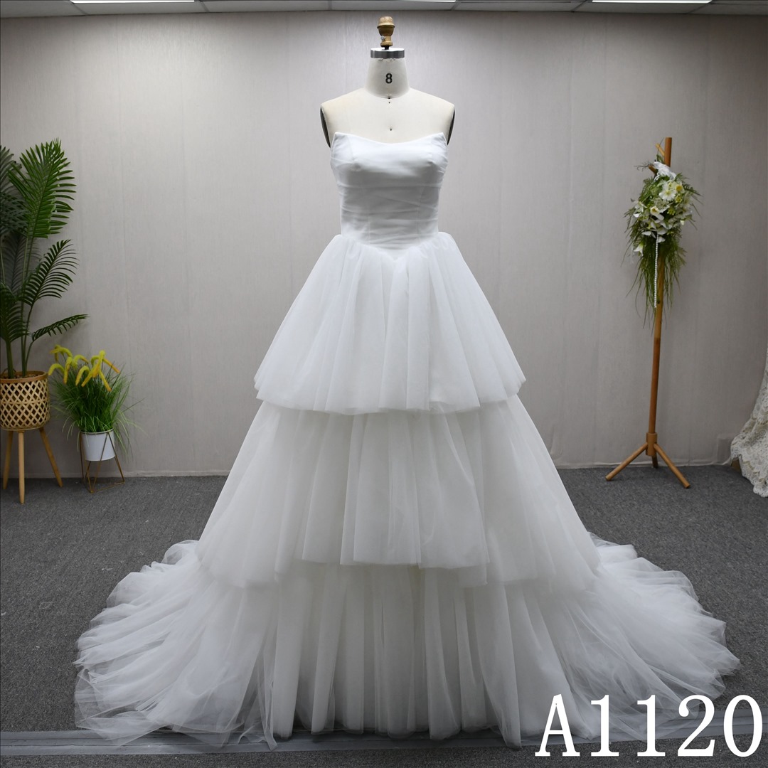 Guangzhou Bridal Dress Factory Ball gown Boat neck dress features  simple