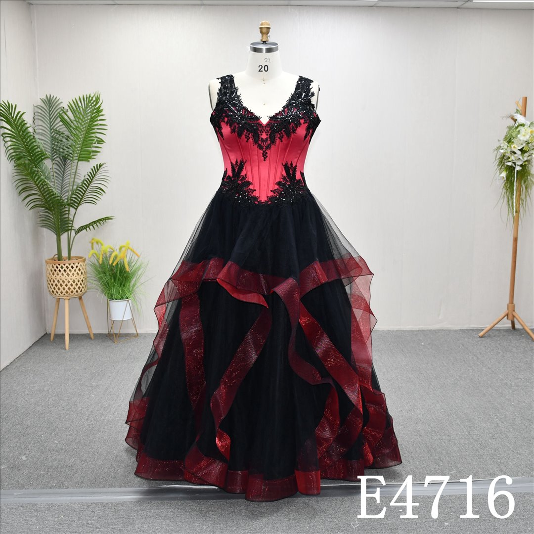 China Bridal Dress Factory  A-lined  V-neck Simple dress features Lace