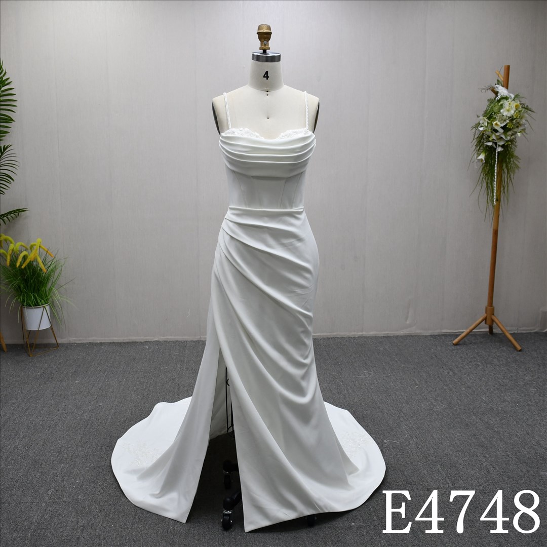 China Bridal Dress Factory  A-lined  Sweetheart neckline Simple dress features