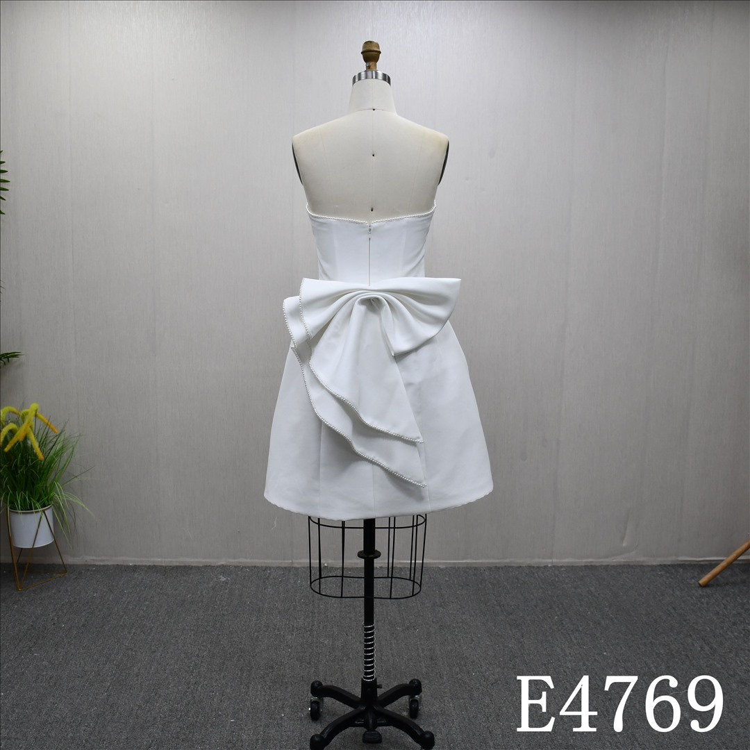 China Bridal Dress Factory  A-lined  Boatneck   Simple dress features