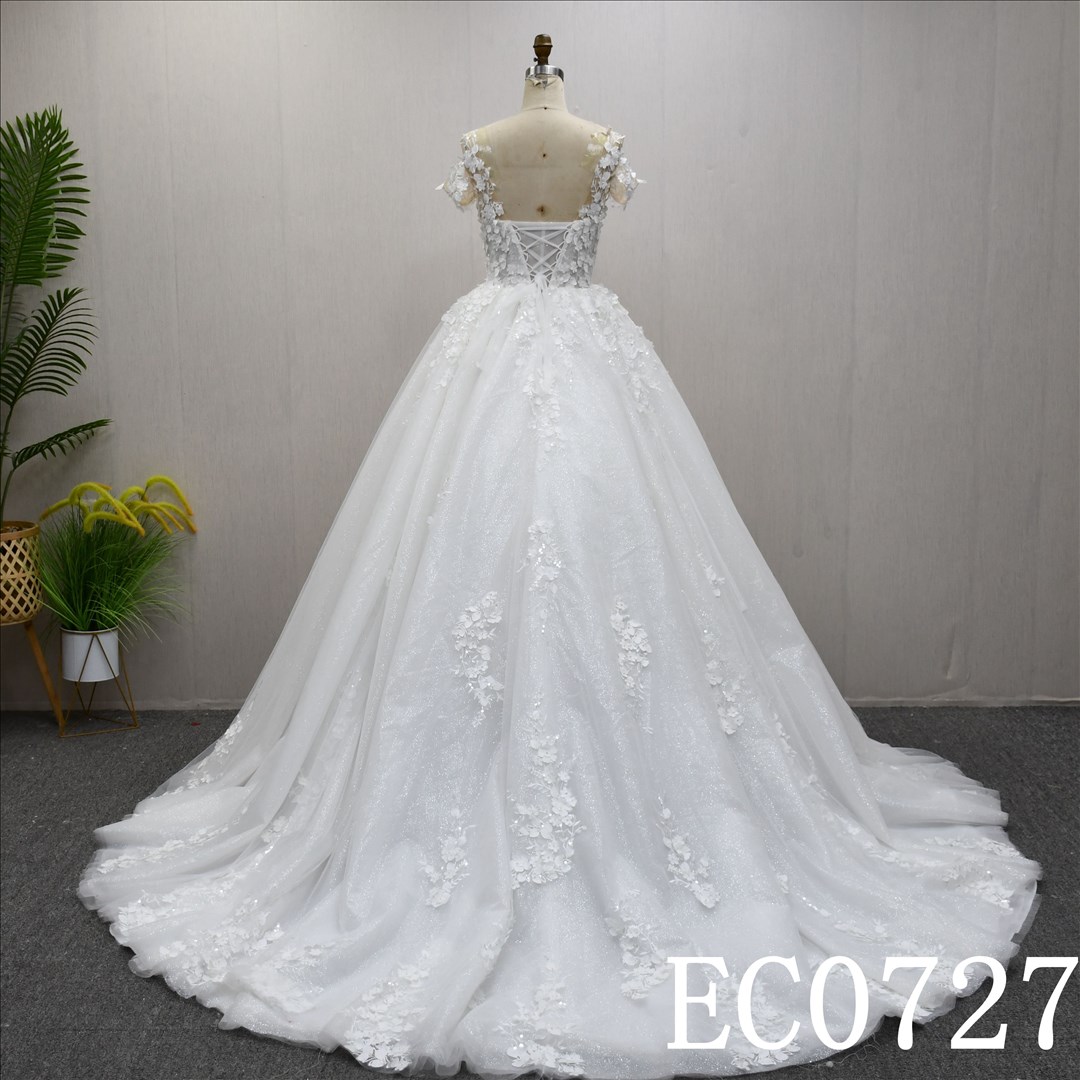 China Bridal Dress Factory  A-lined Halter strap Simple dress features