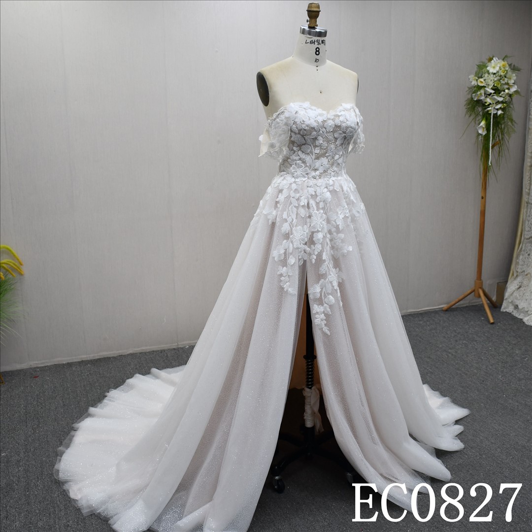 China Bridal Dress Factory  A-lined Halter strap Simple dress features
