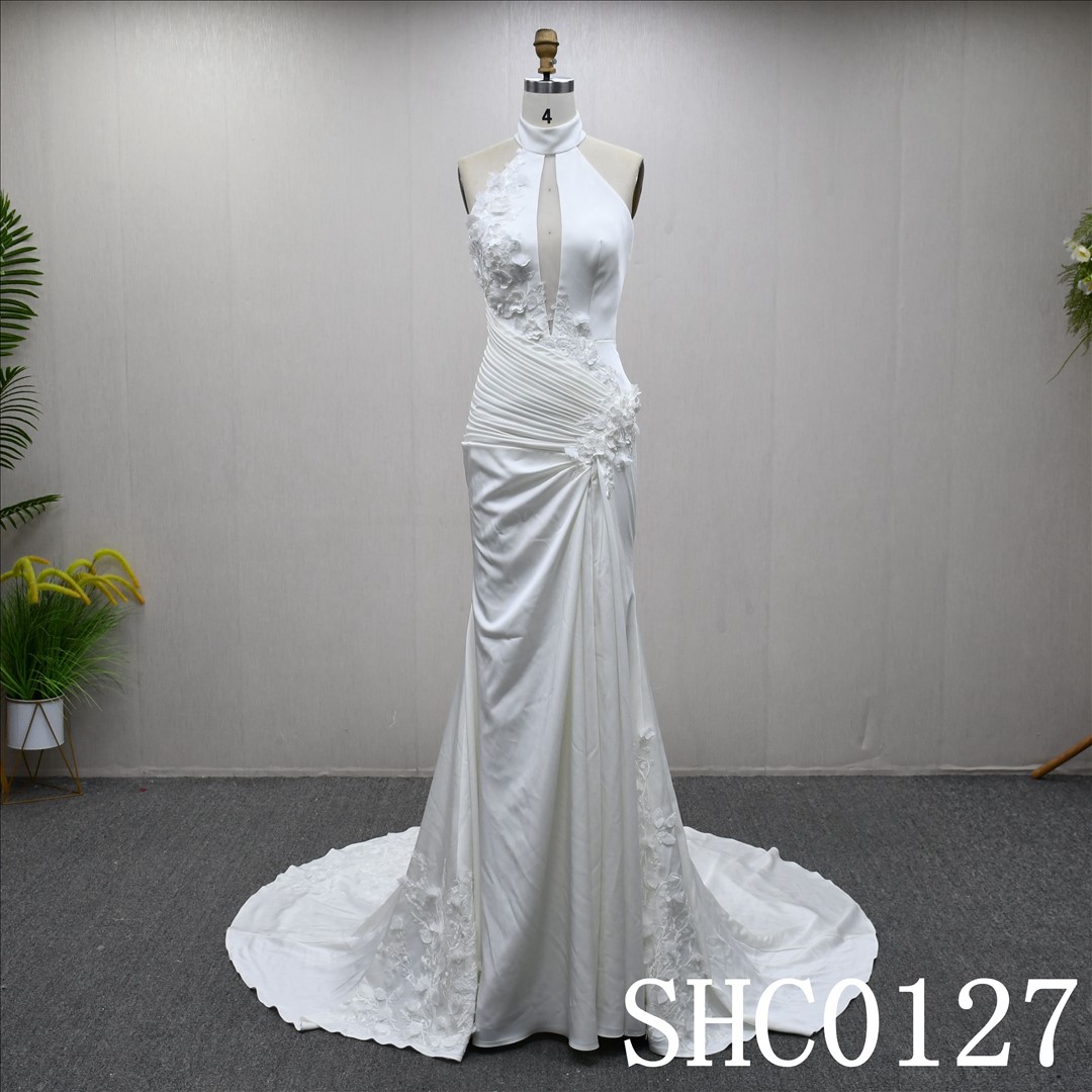 China Bridal Dress Factory Mermaid Halter strap Simple dress features