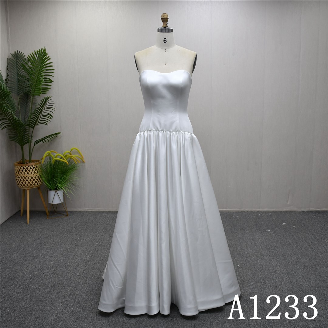 Guangzhou Bridal Gown Factory Fashionable Design Satin Bridal Dress A Line Women Dress