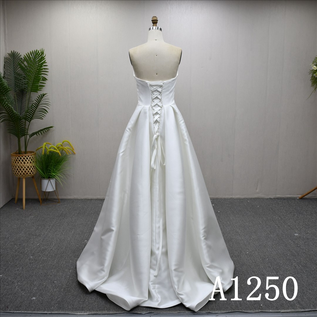 Guangzhou Bridal Gown Factory Fashionable Design Satin Bridal Dress A Line Women Dress