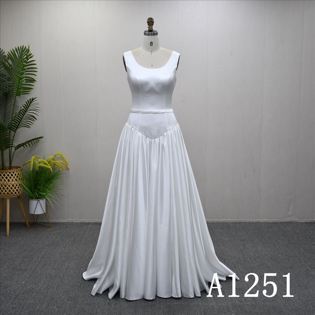 Guangzhou Bridal Gown Factory Fashionable Design Satin Bridal Dress A Line Women Dress