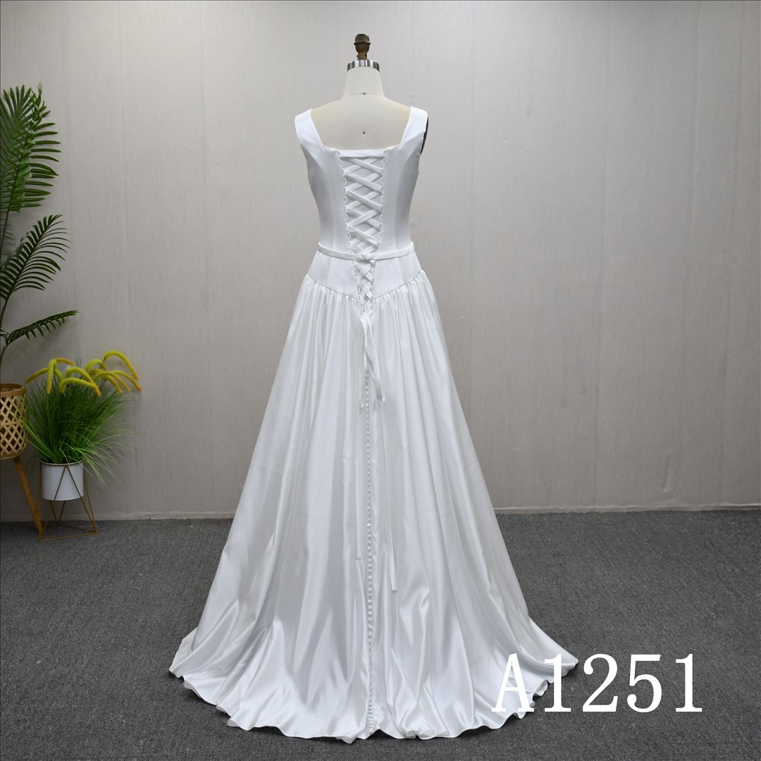 Guangzhou Bridal Gown Factory Fashionable Design Satin Bridal Dress A Line Women Dress