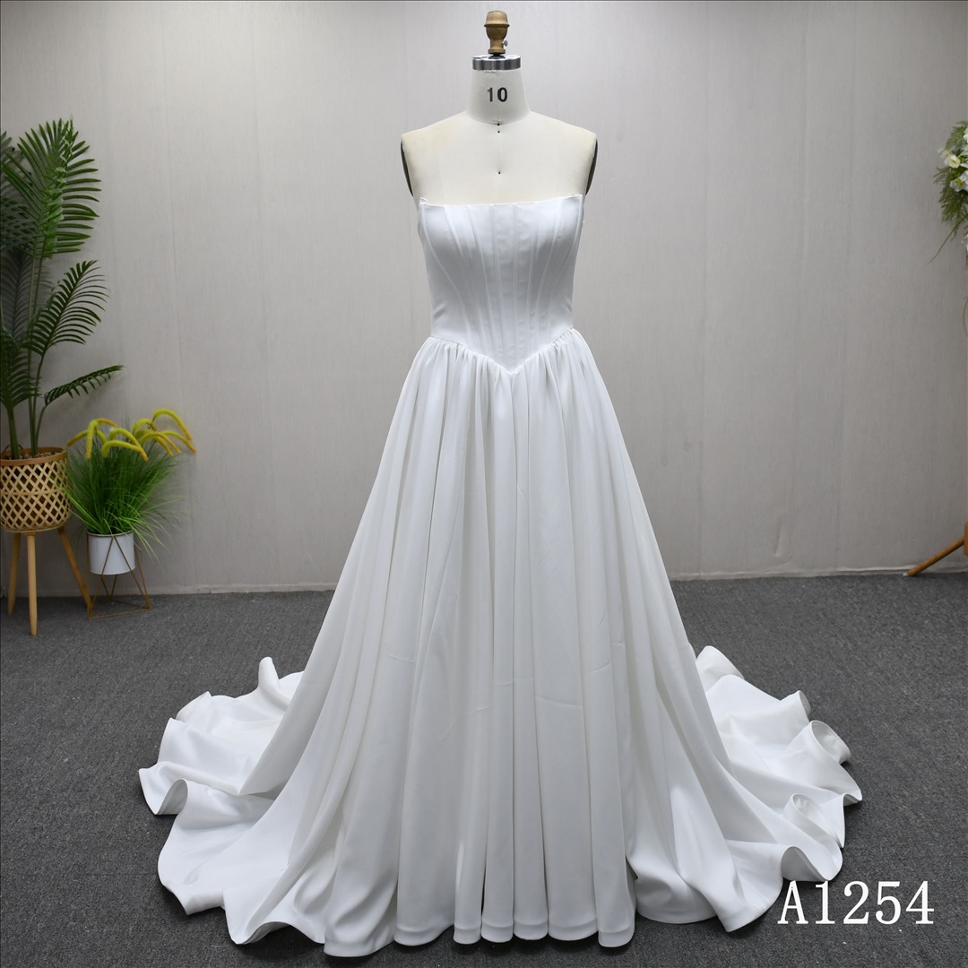 Guangzhou Bridal Gown Factory Fashionable Design Satin Bridal Dress A Line Women Dress