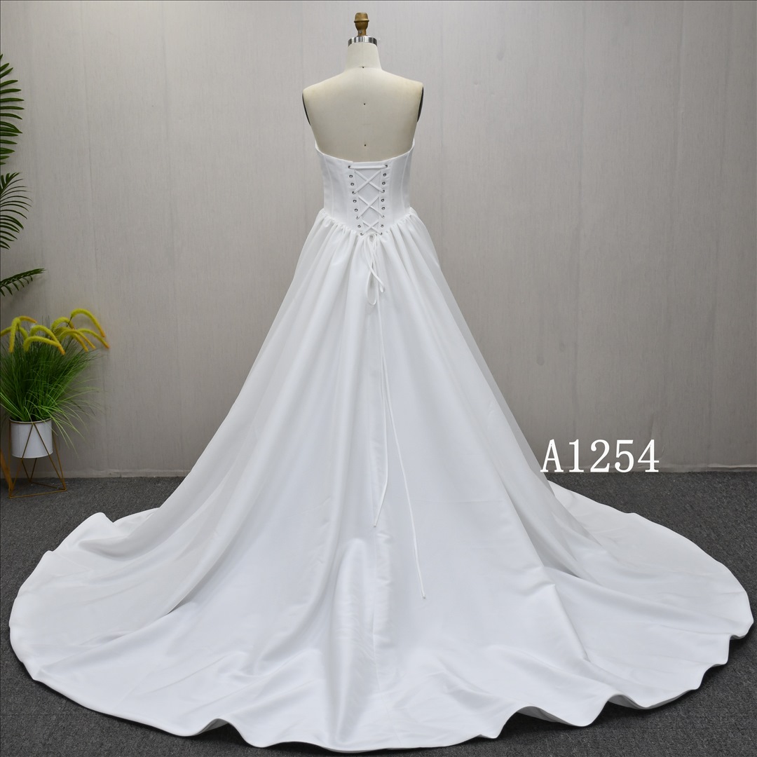 Guangzhou Bridal Gown Factory Fashionable Design Satin Bridal Dress A Line Women Dress