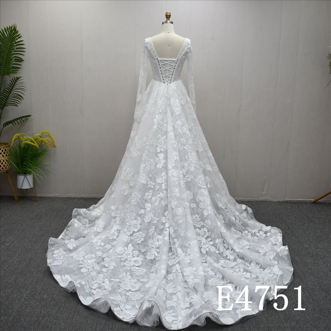 Guangzhou Bridal Gown Factory Fashionable Design Long Sleeves Bridal Gown