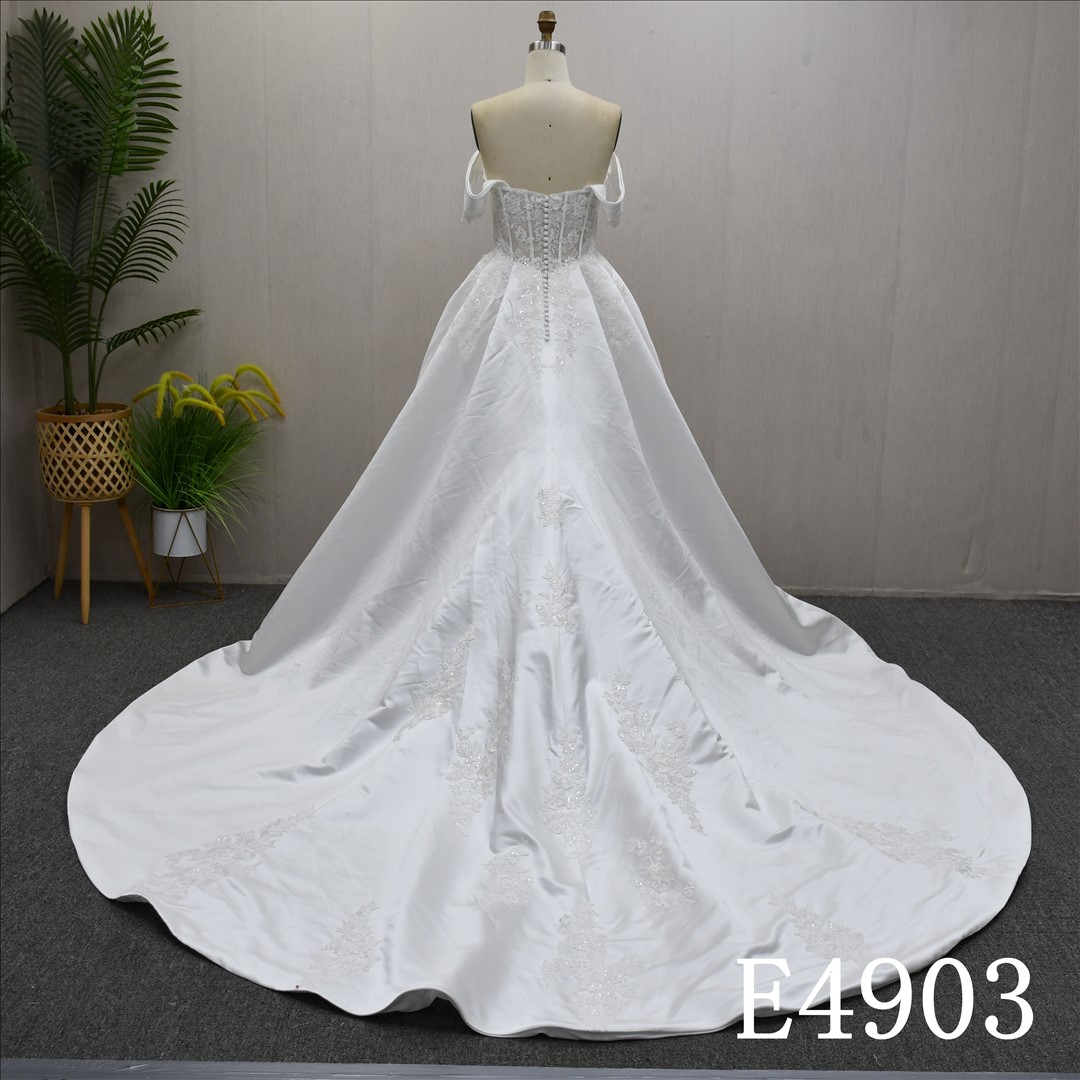 Guangzhou Factory Off The Shoulder Pleated Ballgown Wedding Dress Satin Lace Appliques Bridal Gown With Cathedral Train
