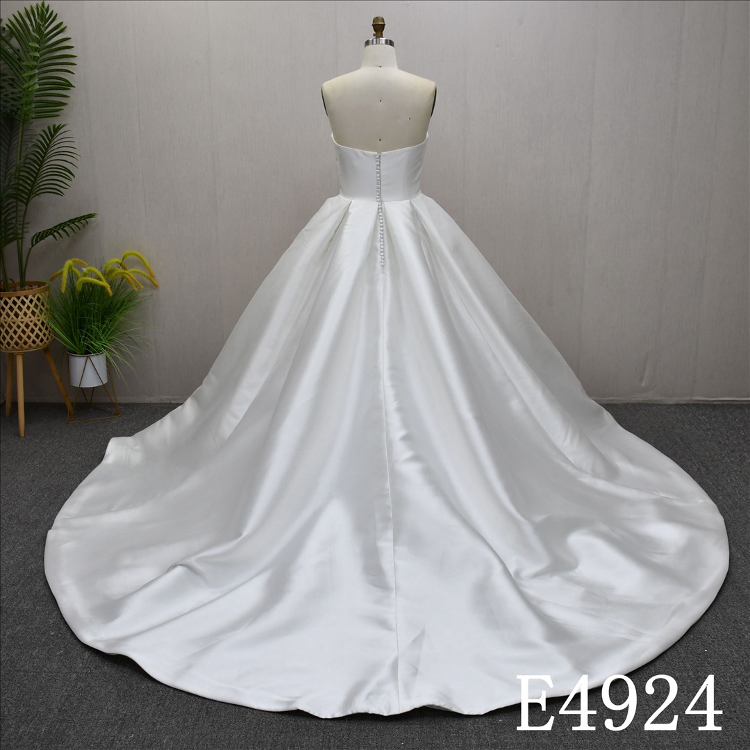 Guangzhou Bridal Gown Factory Strapless Satin Wedding Dress 3D Floral Ruched Bodice  Chapel Train Bridal Gown