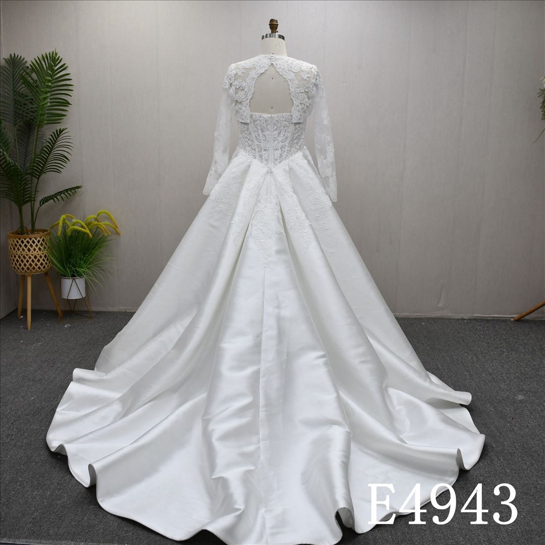 Guangzhou Bridal Gown Factory Sweetheart Long Sleeve Lace Satin A-Line Wedding Dress Keyhole Back Chapel Train Bridal Gown