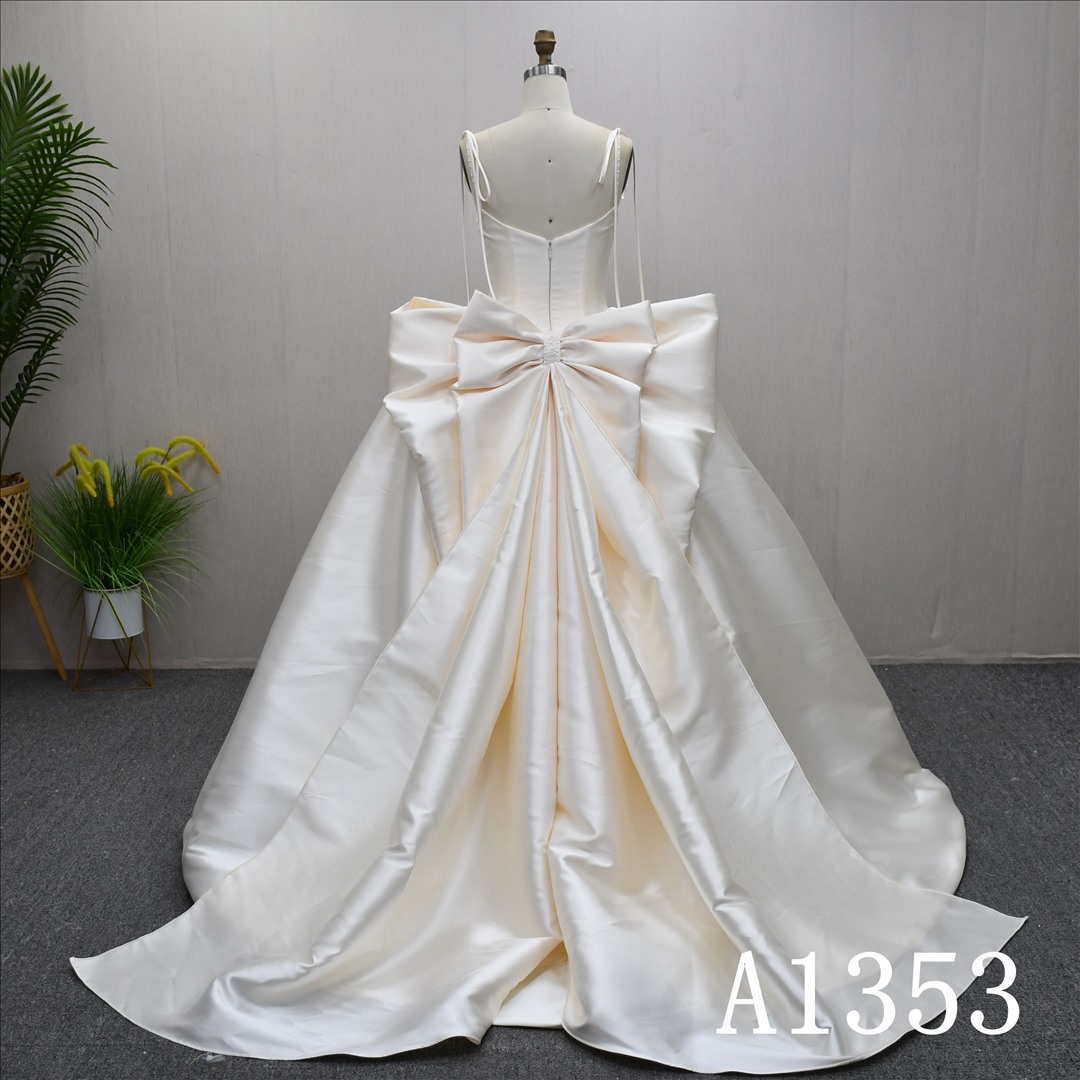 Guangzhou Bridal Gown Factory Square Neck Spaghetti Strap Satin Ball Gown Wedding Dress Chapel Train Big Bow Back Bridal Gown