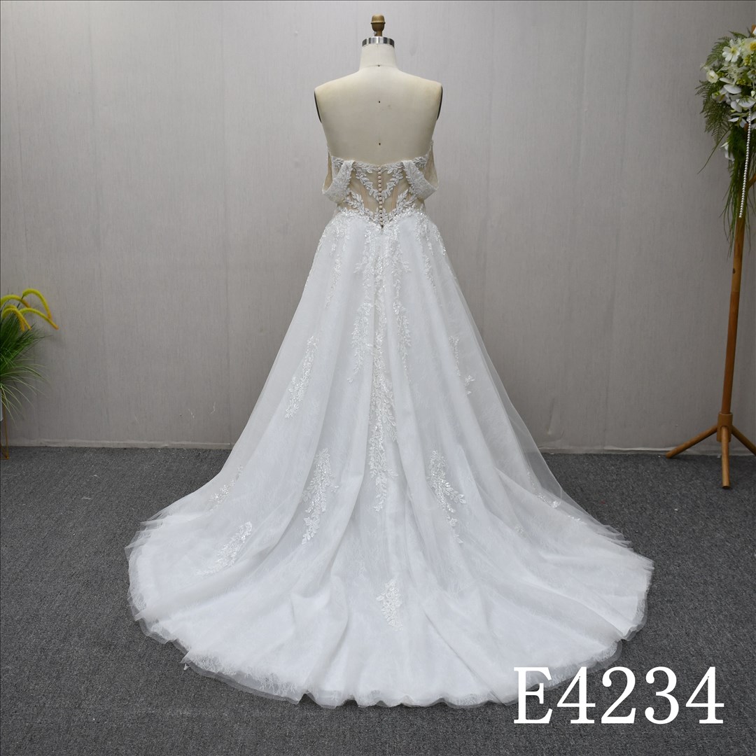 Guangzhou Bridal Gown Factory Strapless Sweetheart Deep V Lace A Line Wedding Dress High Slit Illusion Corset Back Chapel Train Bridal Gown