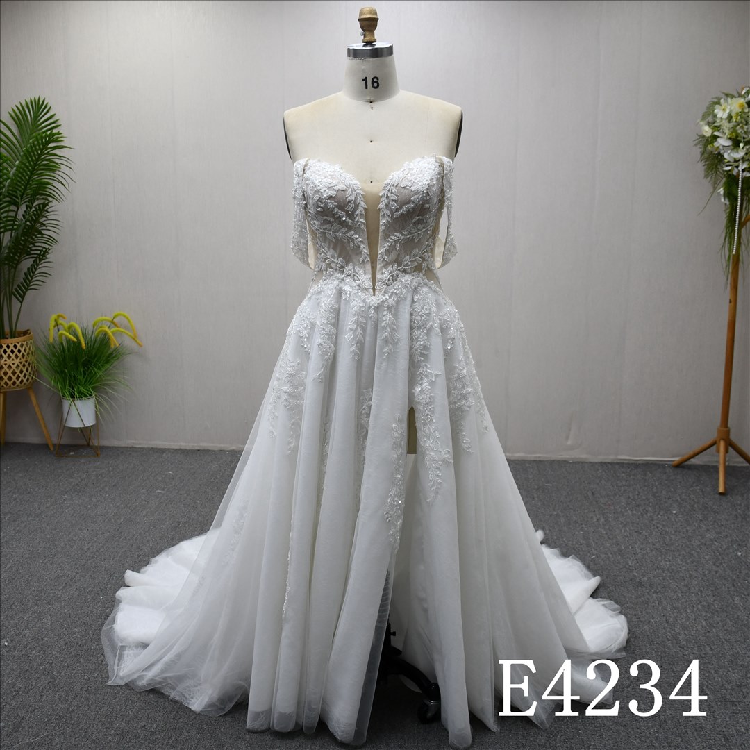 Guangzhou Bridal Gown Factory Strapless Sweetheart Deep V Lace A Line Wedding Dress High Slit Illusion Corset Back Chapel Train Bridal Gown