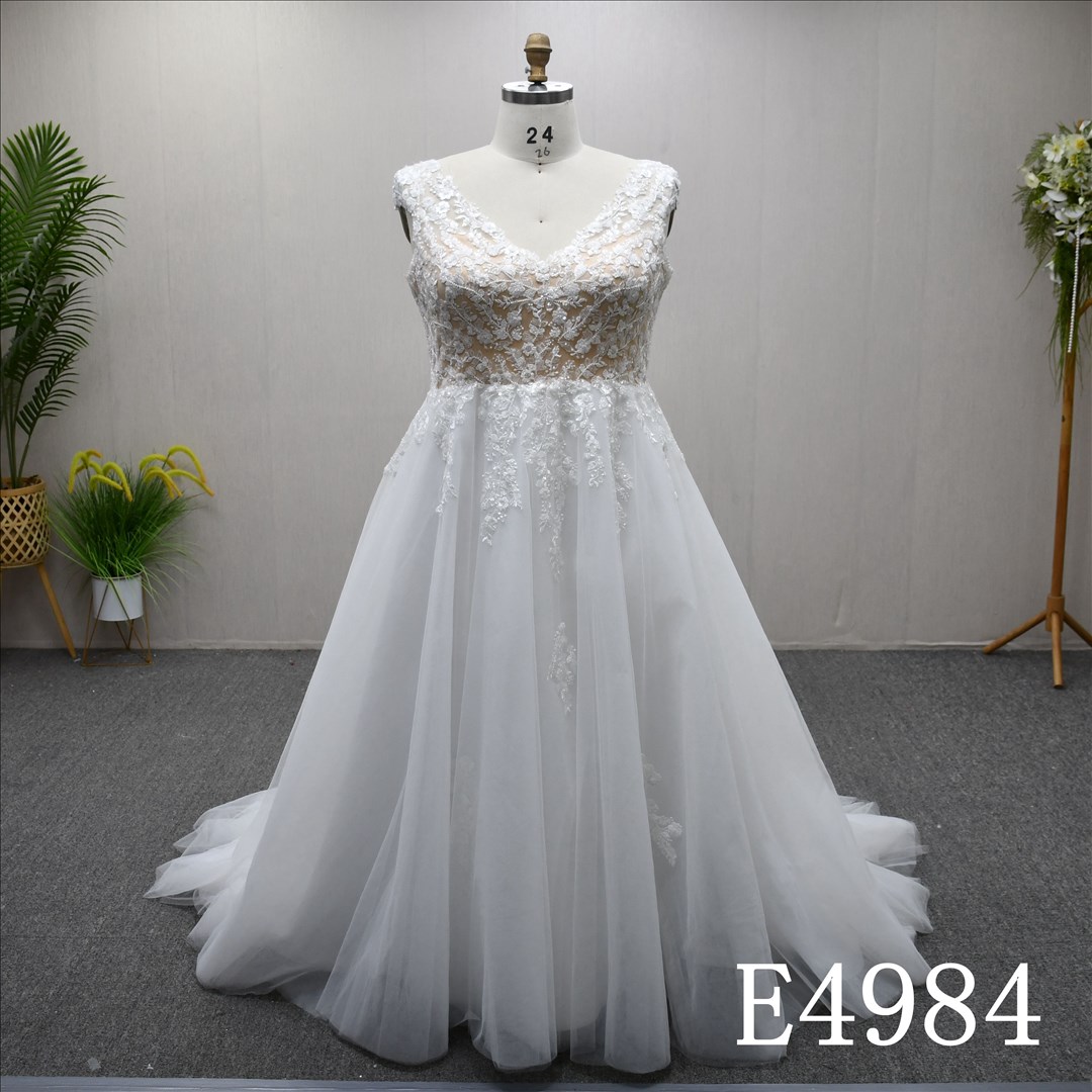 Guangzhou Bridal Gown Factory Plus Size V Neck A Line Wedding Dress Sleeveless Lace Appliques Sheer V Back Pearl Button Sweep Train Bridal Gown