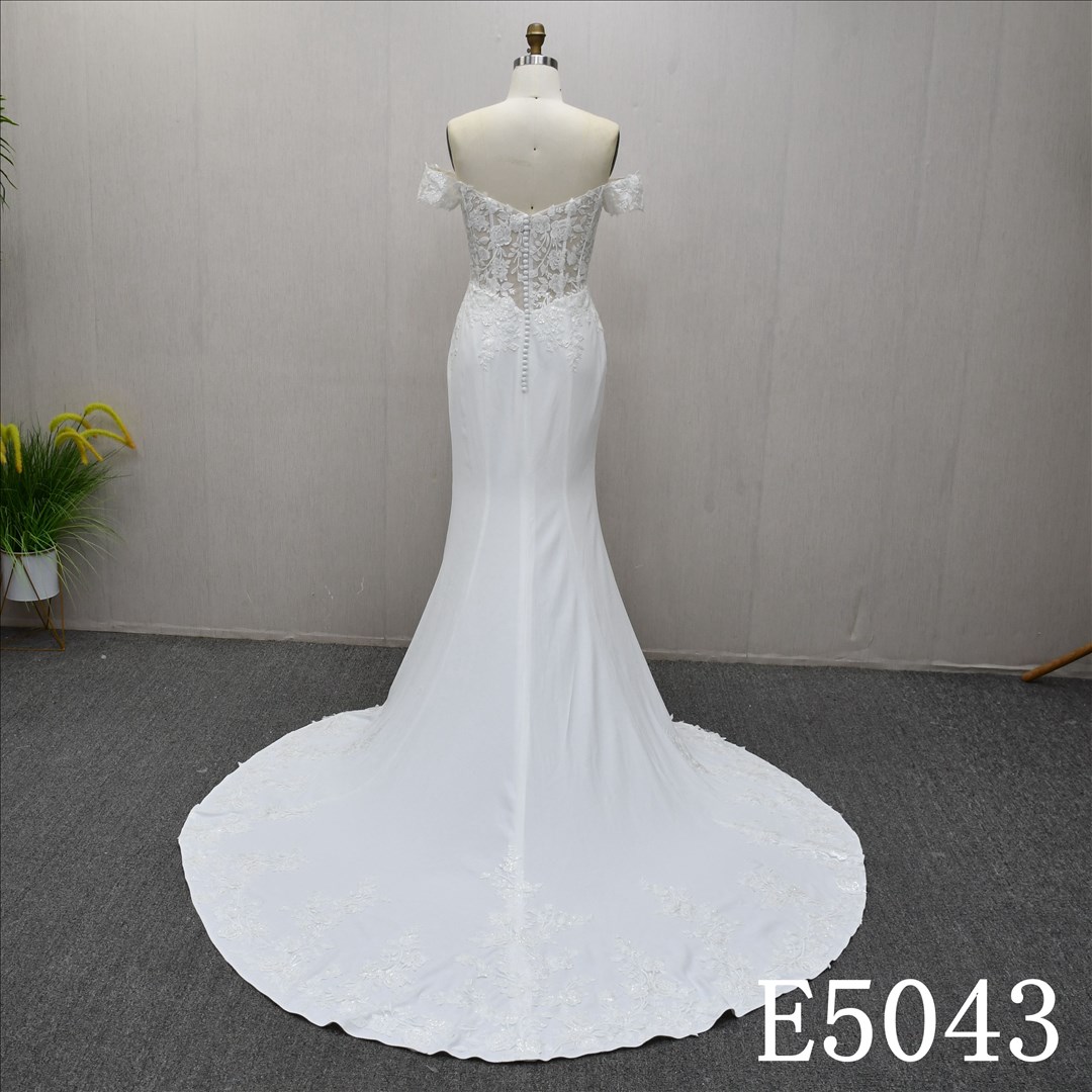 Guangzhou Bridal Gown Factory Off Shoulder Deep V Mermaid Wedding Dress Lace Applique Crepe Bridal Gown Sheer Pearl Button Back Chapel Train