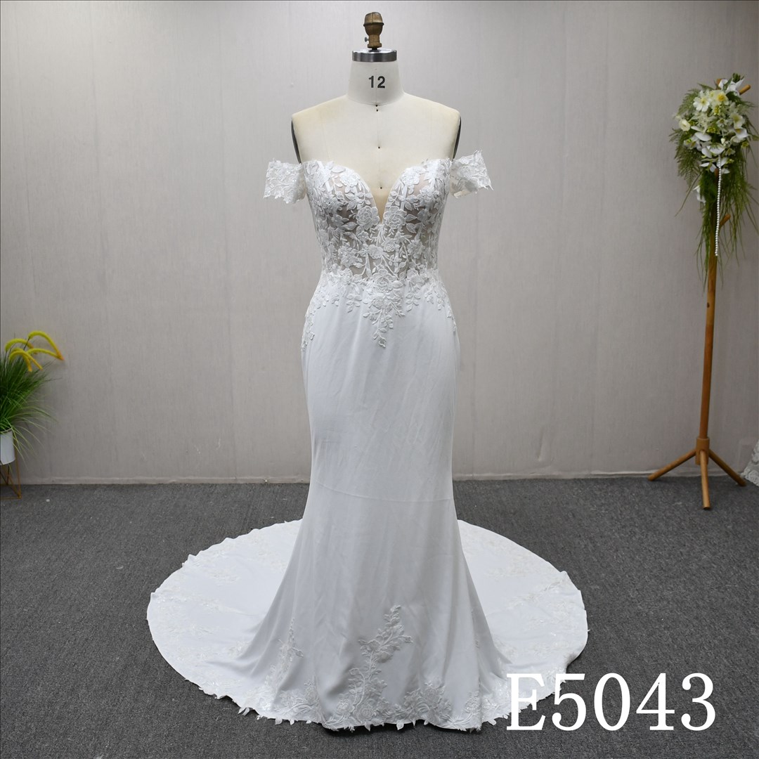 Guangzhou Bridal Gown Factory Off Shoulder Deep V Mermaid Wedding Dress Lace Applique Crepe Bridal Gown Sheer Pearl Button Back Chapel Train