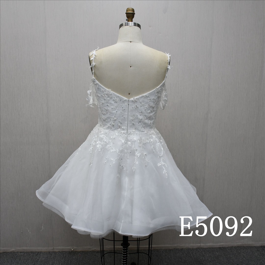 Guangzhou Bridal Gown Factory Sweetheart Spaghetti Strap Short Wedding Dress Lace Beaded Mini Bridal Gown Zipper Back