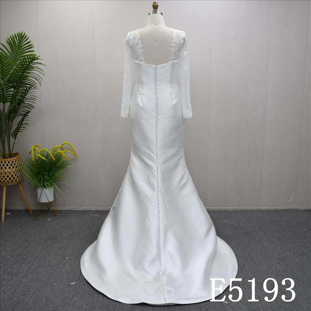 Guangzhou Bridal Gown Factory Sweetheart Long Sleeve Mermaid Wedding Dress Satin Lace Applique Bridal Gown Pearl Button Back Sweep Train
