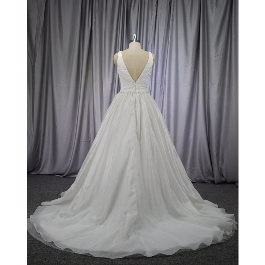 V neckline new arrival organza wedding dress