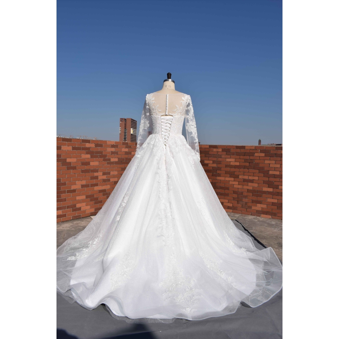 Hot sell custom made princess style wedding dress with long sleeves