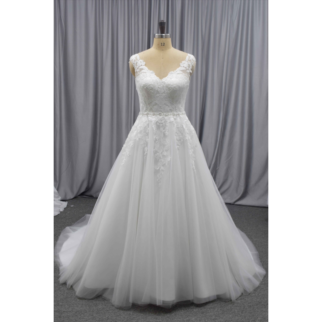 A line straps V neckline night back princess design wedding gown