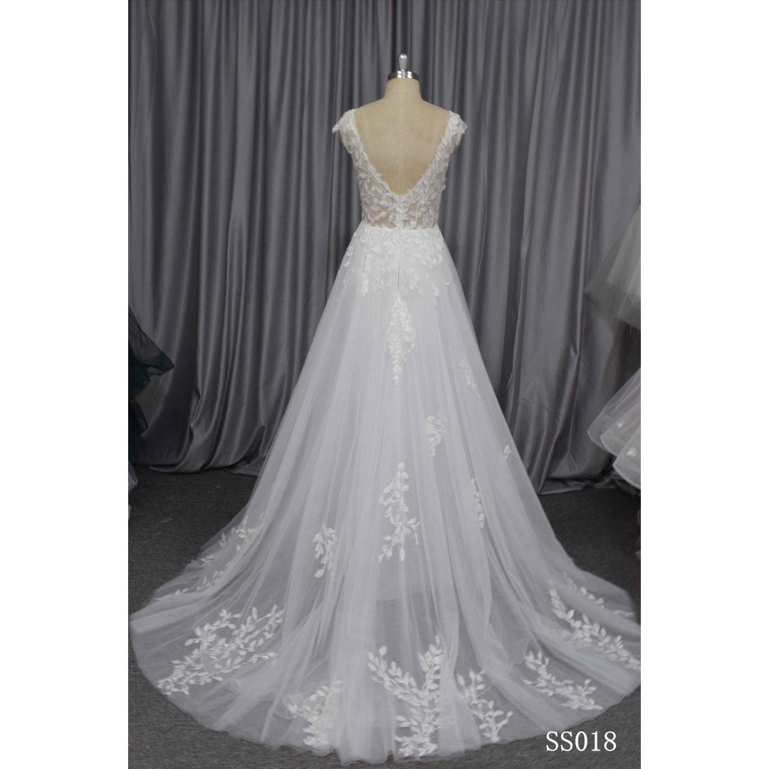 Elegant A line wedding dress with delicate lace in stock size 8