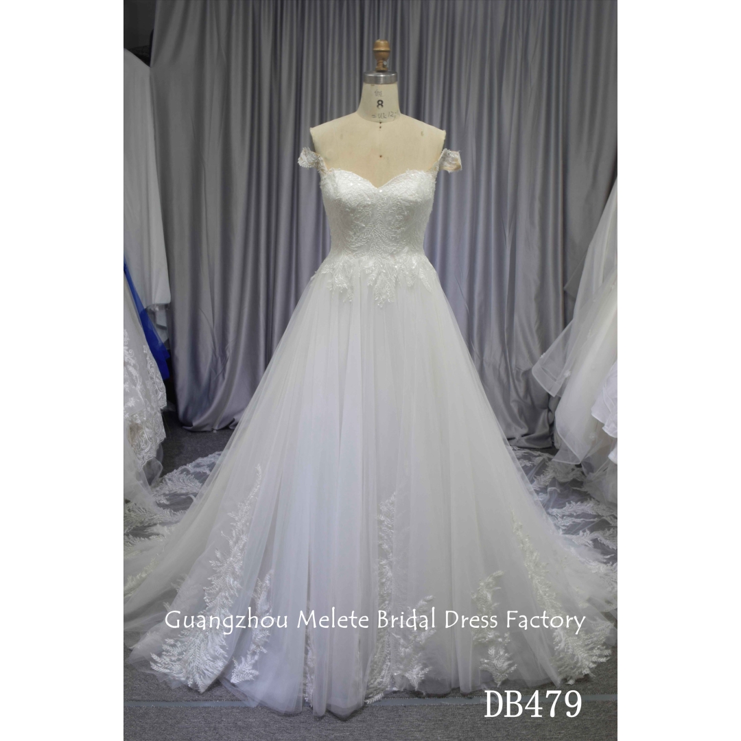 Elegant A line bridal gown with detachable lace train