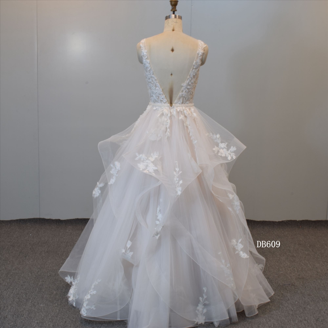 Ruffle Skirt Ball Gown Illusion Bodice Bridal Gown with Nice Lace Applique