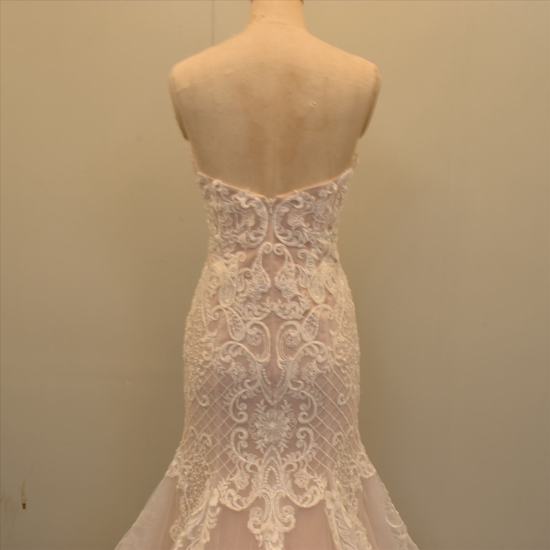 Luxury Bridal Dresses Lace with Beading Bridal Dress Custom Made Wedding Dress for Women