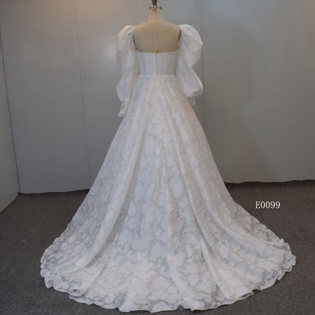 Long Sleeves Ball Gown Embroidery Lace Bridal Gown for Women