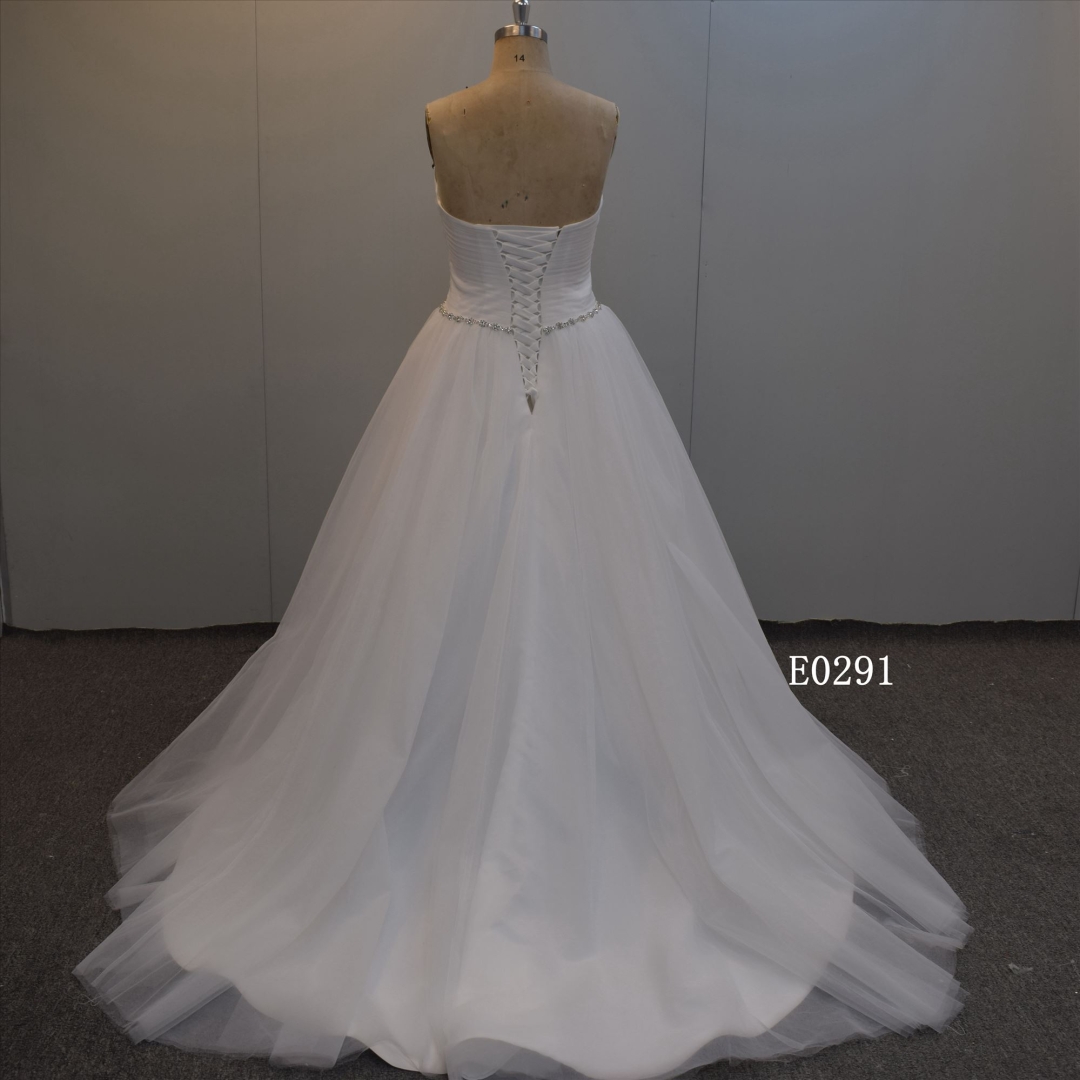 2022 Sleeveless Tulle  Bridal Dress With Train Wedding Dress For Women