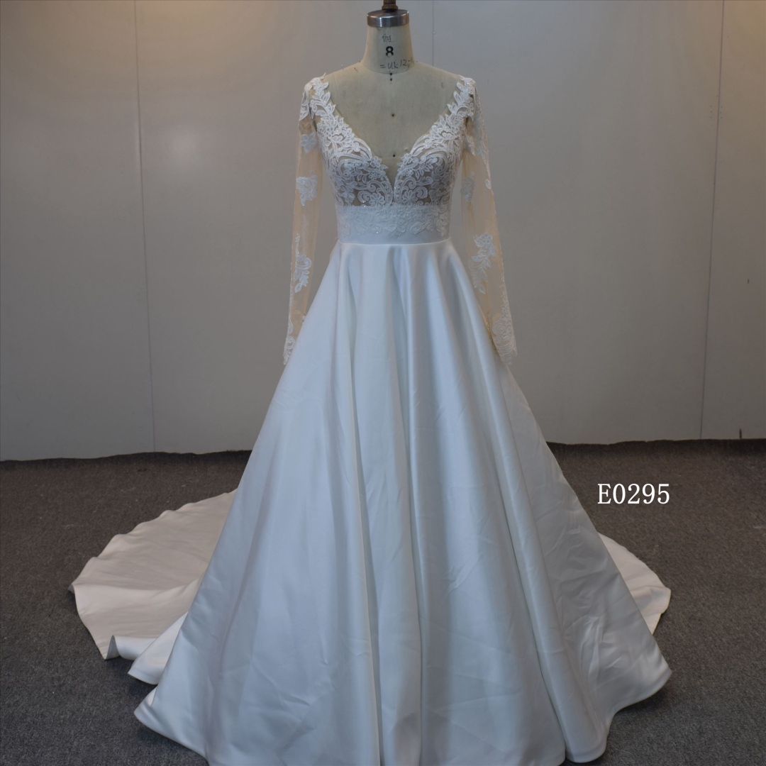 2022 Long Sleeveless Tulle  Bridal Dress With Train Wedding Dress For Women