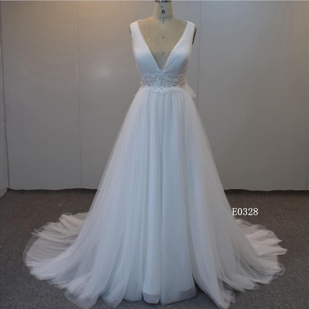 V-Neckline Wedding Dress No Sleeves Bridal Dress