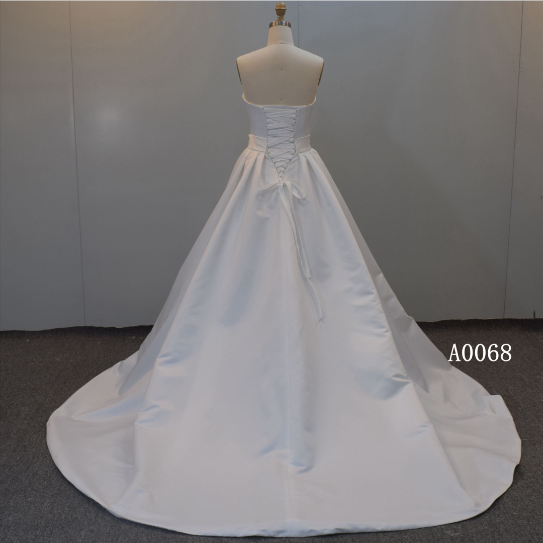 2022 Hot Selling Satin Split Wedding Gown With Lace Up Back Bridal Gown