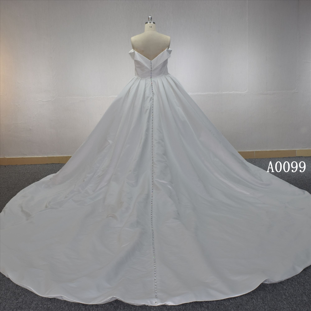 2022 New Arrival Satin Bridal Dress With High Quality Ball Gown Wedding Dress