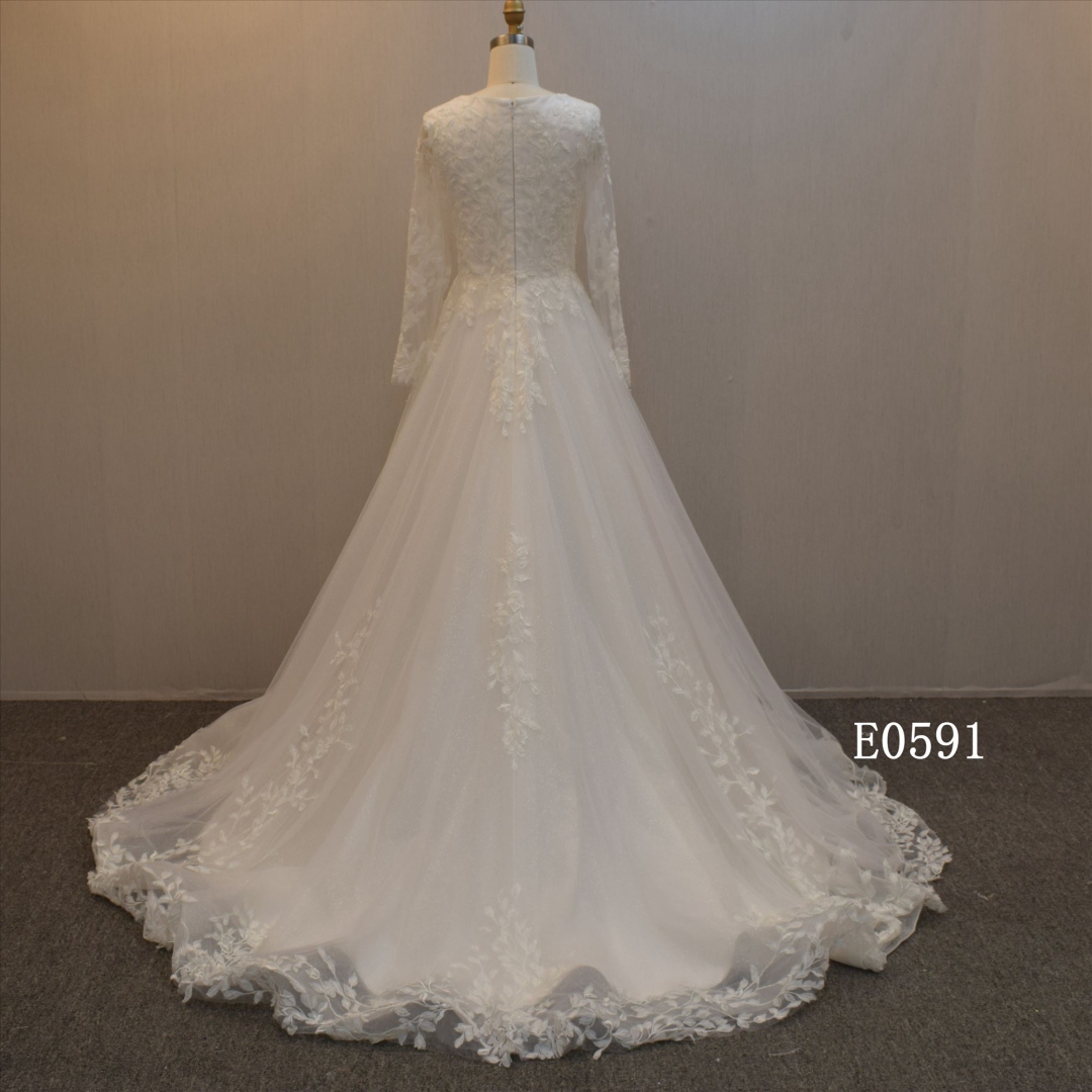 Long Sleeves A Line  Wedding Gown With Lace Applique For Women Wedding
